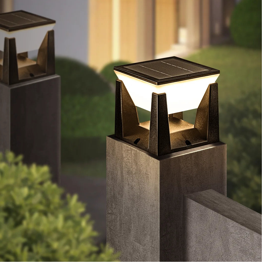 Solar Post Light with 3 Color Modes – IP65 Waterproof LED Pillar Lamp for Garden, Yard & Pathway, Auto On/Off