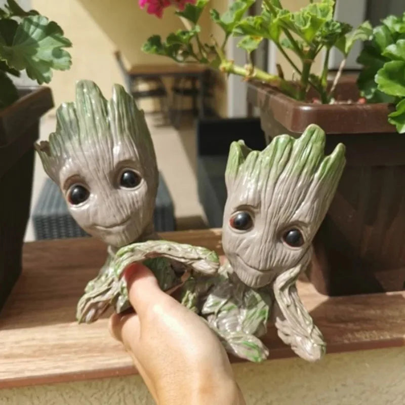 Groot Tree Man Miniature Figurine 5cm – Adorable Galaxy Guardian Desk Ornament, Succulent Planter, Pop Culture Home Decor Gift
