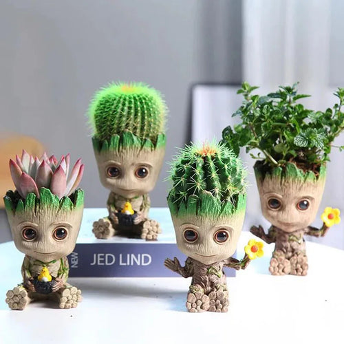 Groot Tree Man Miniature Figurine 5cm – Adorable Galaxy Guardian Desk Ornament, Succulent Planter, Pop Culture Home Decor Gift