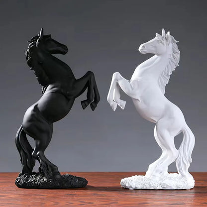 European Victory Horse Statue 640g – Galloping Animal Figurine, Luxury Living Room Decor, Office Desktop Gift