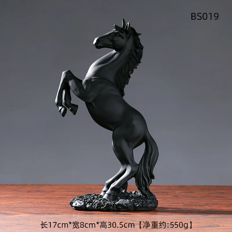 European Victory Horse Statue 640g – Galloping Animal Figurine, Luxury Living Room Decor, Office Desktop Gift